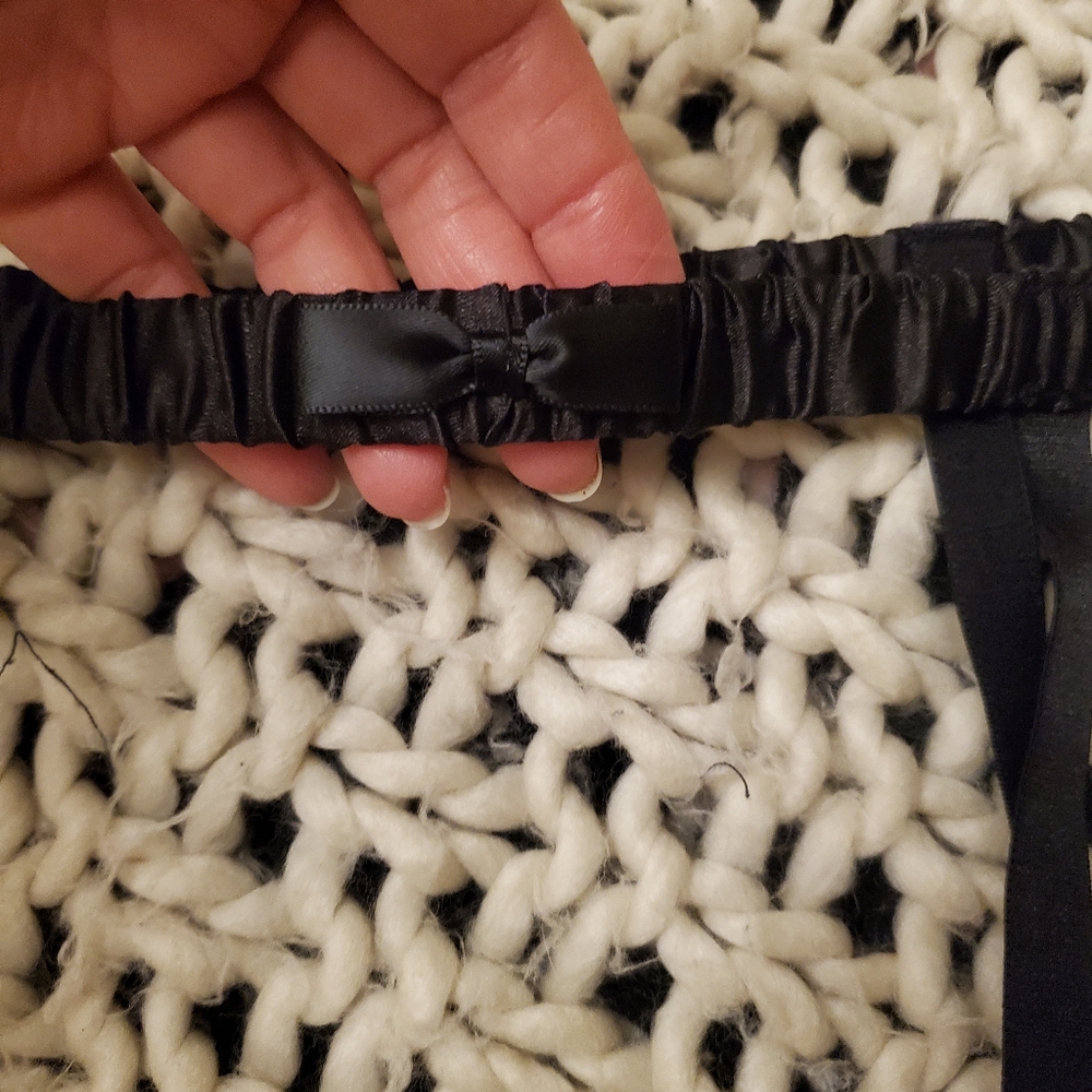 Bluebelle garter belt, black satin, size Large, size US 12 to 14 - Picture 2 of 4